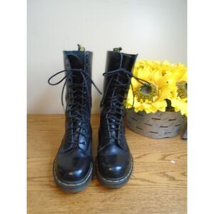 Dr Martens 1914 vintage black 14 eye boots UK6 / US Mens 7 US womens 8 England